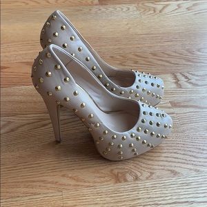 Also Studded Pumps